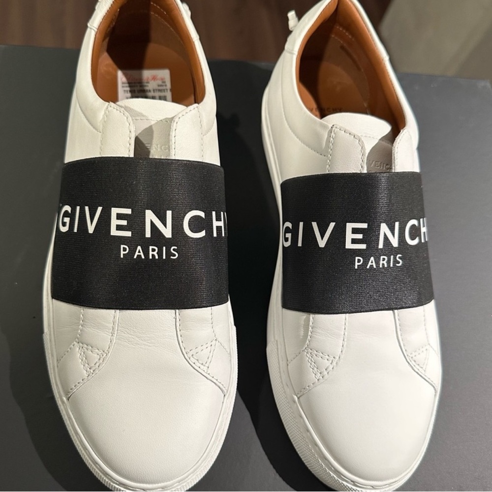 Givenchy White and Black Leather Urban Street